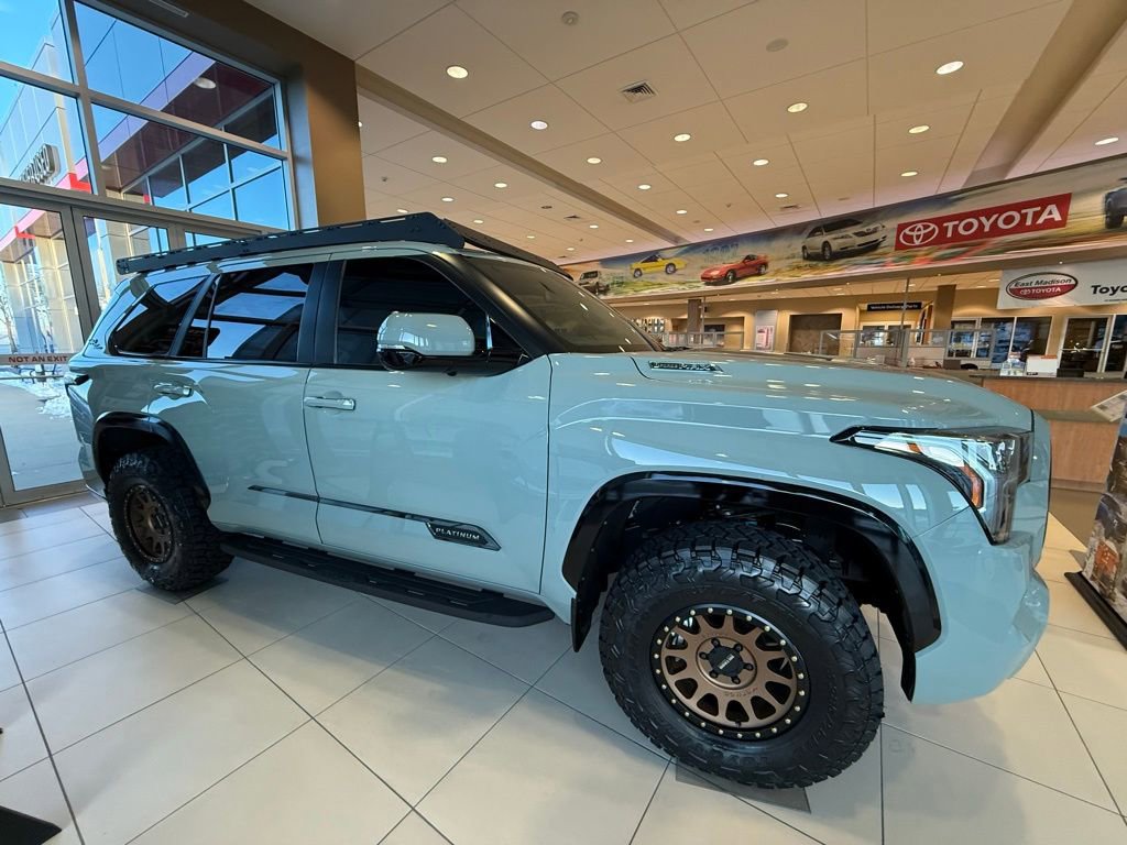 2025 Toyota Sequoia Platinum - Photo 6