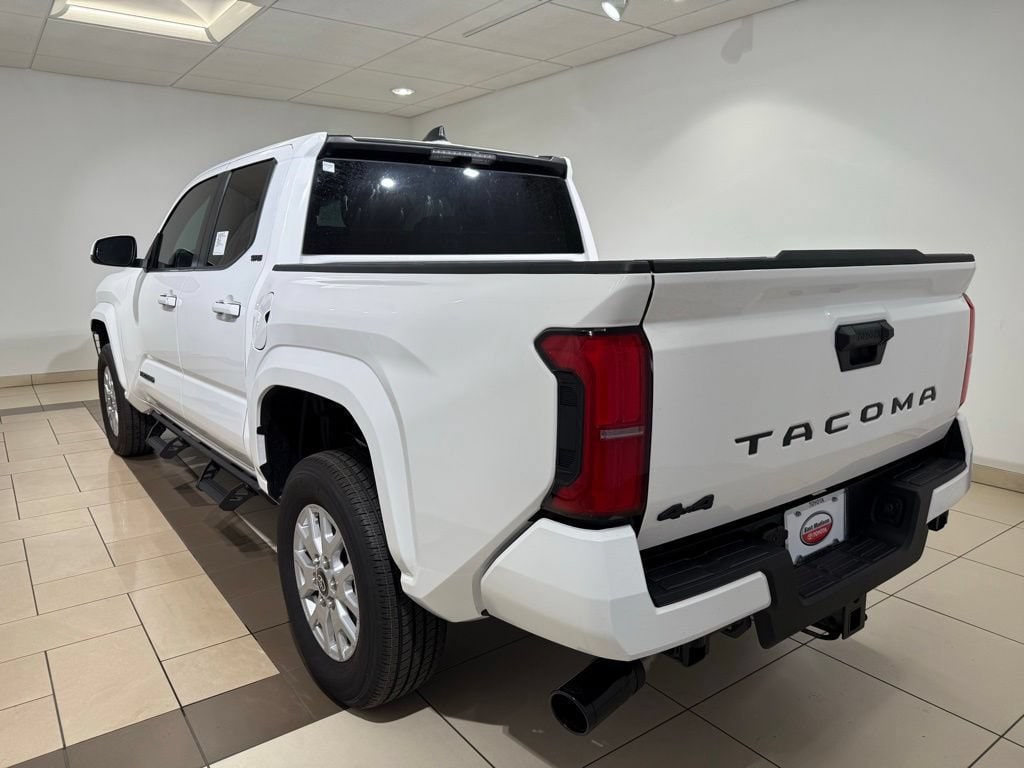 2026 Toyota Tacoma SR5 - Photo 3