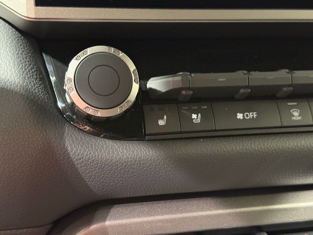 2026 Toyota Tundra Limited - Photo 27