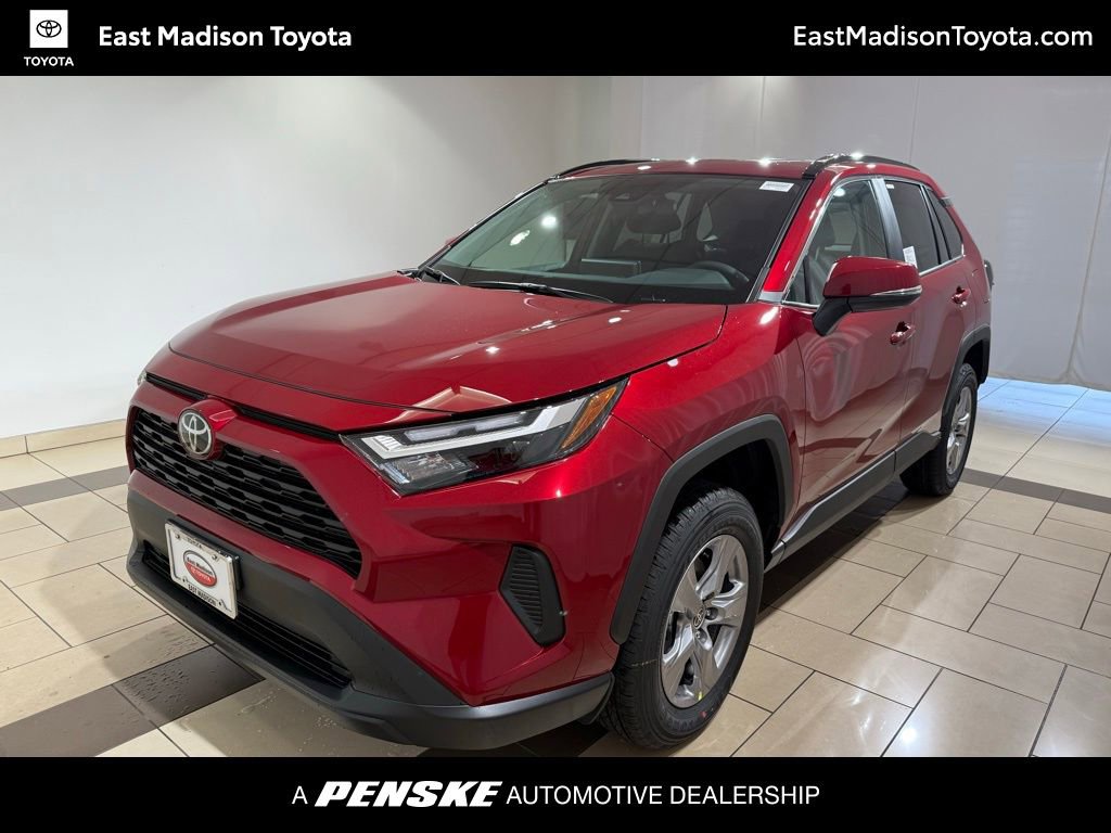 2025 Toyota RAV4 XLE's photo