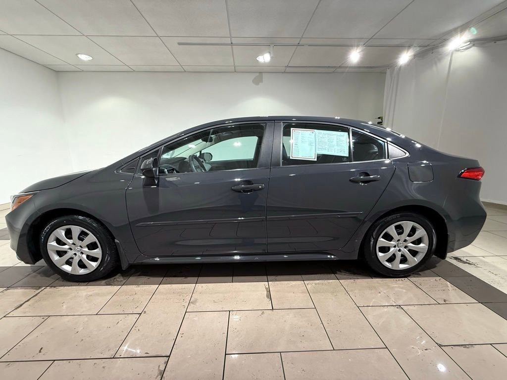 2023 Toyota Corolla LE photo 2