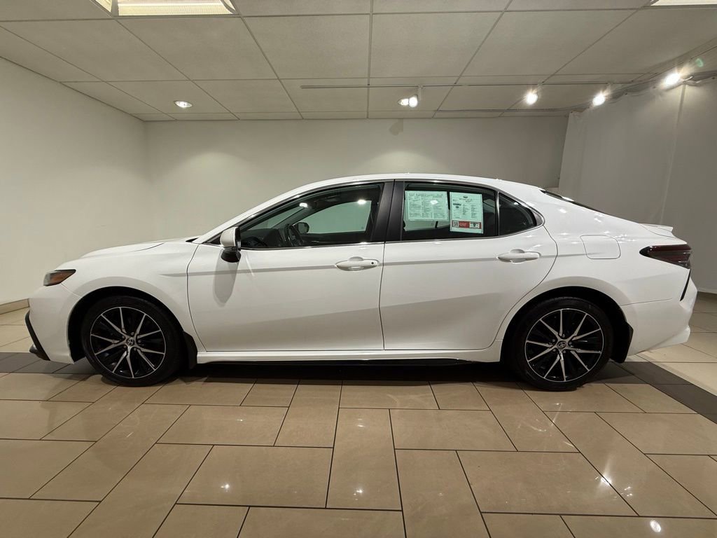 2023 Toyota Camry SE photo 2