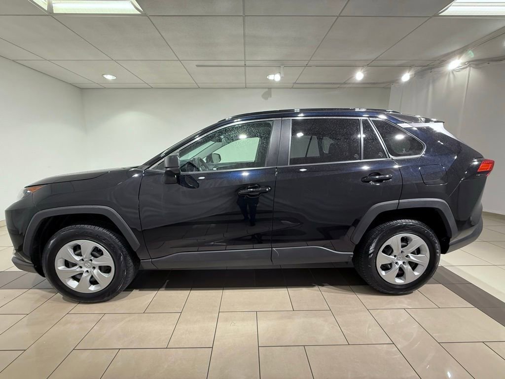 2019 Toyota RAV4 LE photo 2