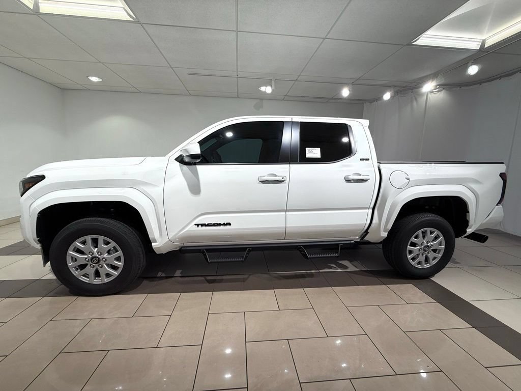 2026 Toyota Tacoma SR5 - Photo 2