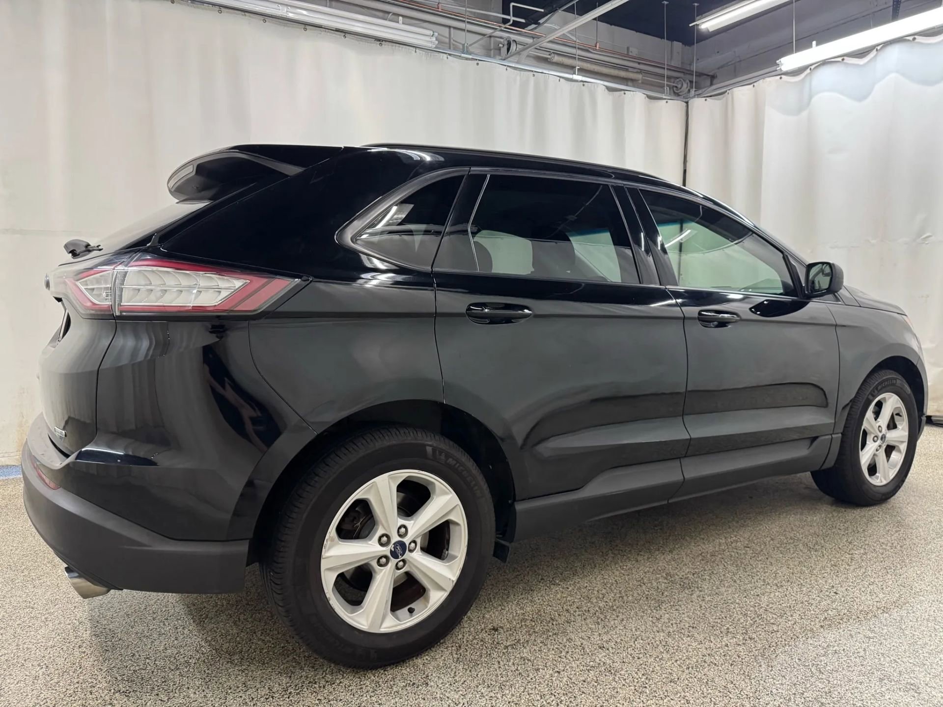 2016 Ford Edge Sport SE photo 3