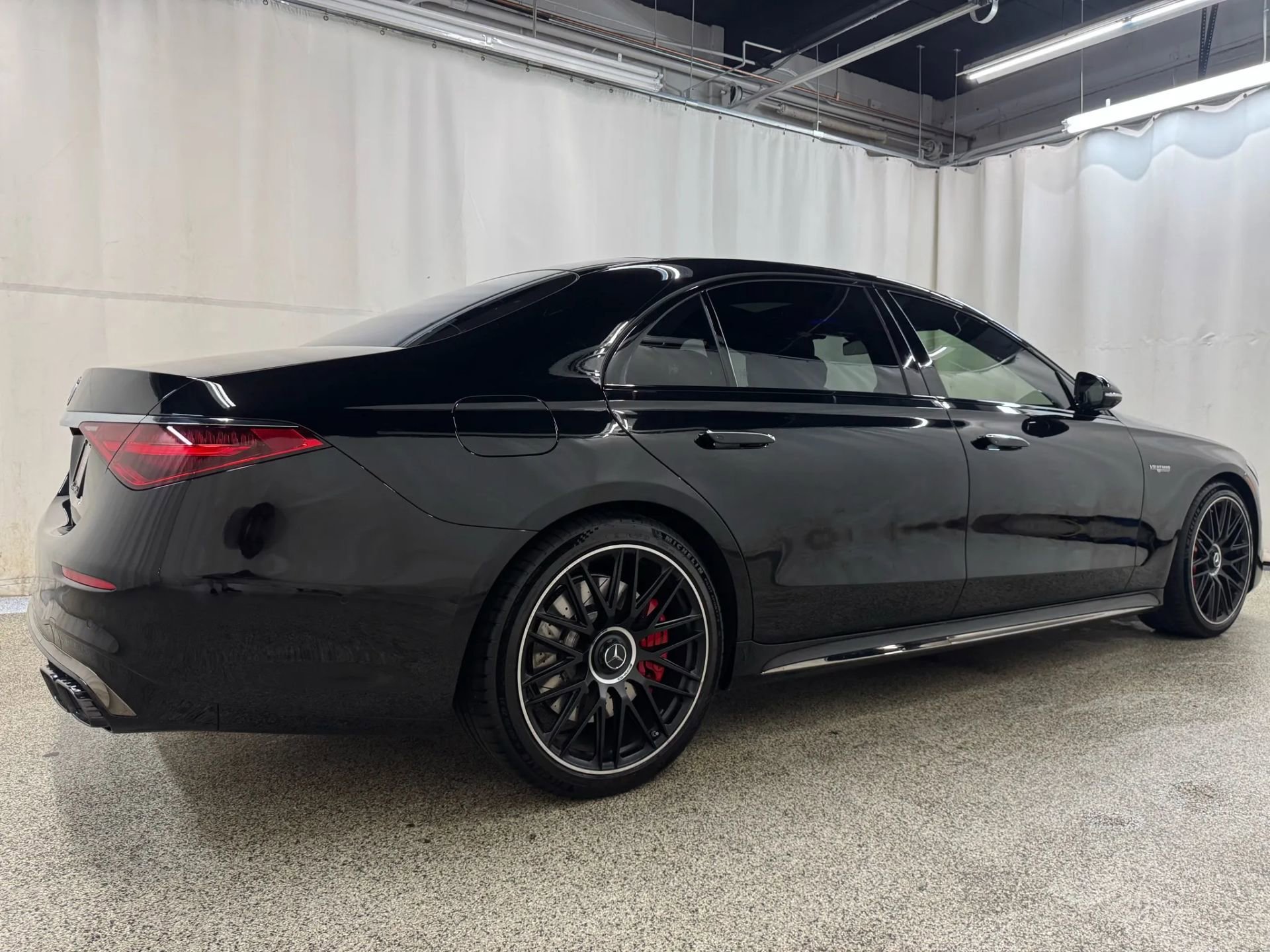 2025 Mercedes Benz S 63 e AMG 4MATIC photo 4