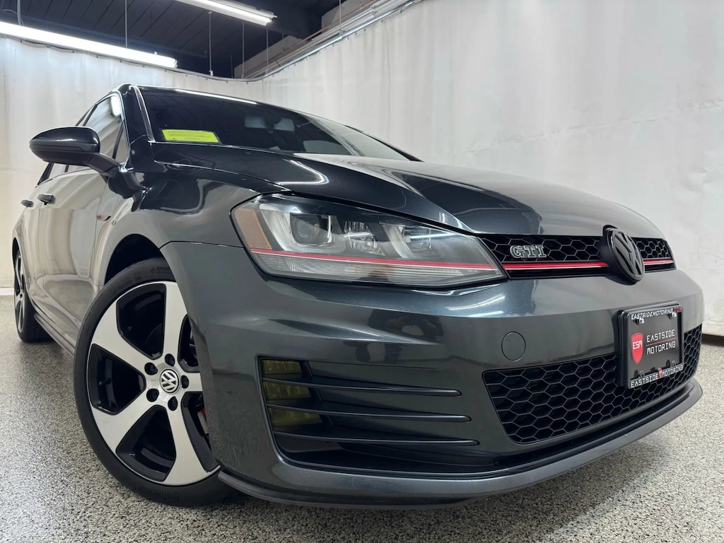 Used 2015 Volkswagen Golf GTI SE Hatchback Sedan 4D
