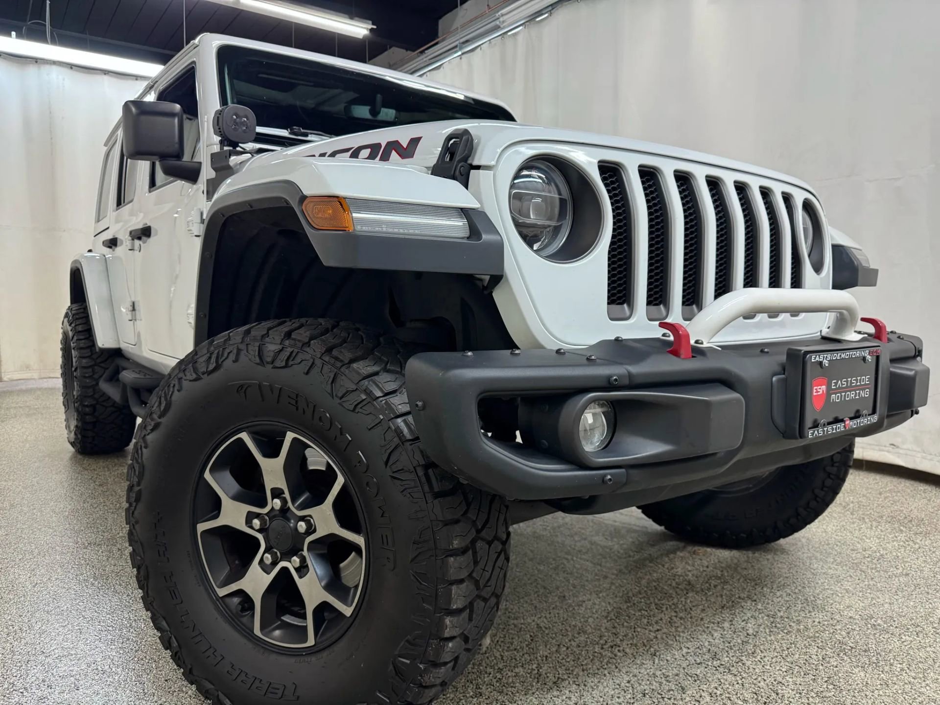 2018 Jeep Wrangler Unlimited Sport Rubicon photo 2