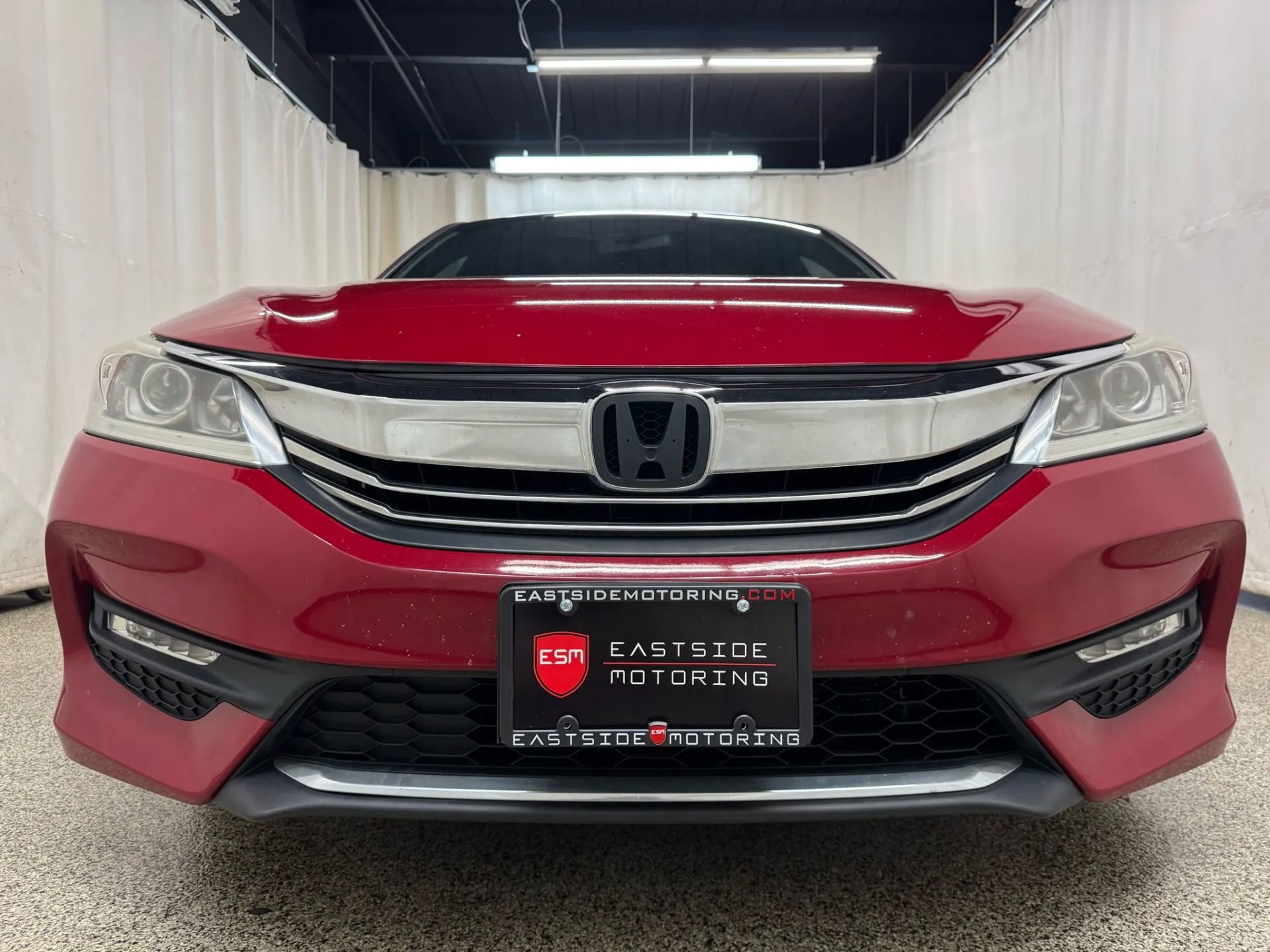 2016 Honda Accord Sport photo 2