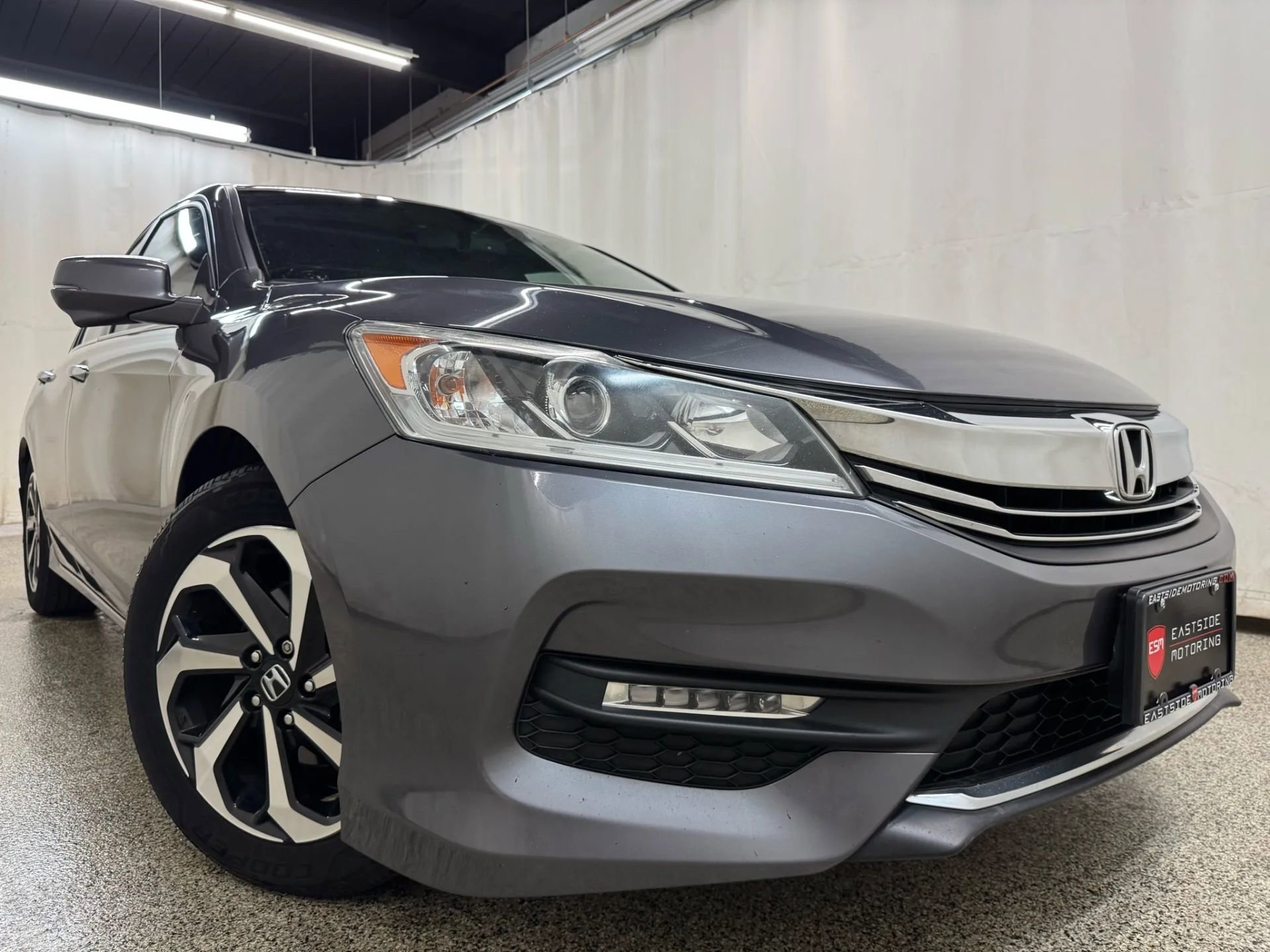 2017 Honda Accord EX-L photo 3