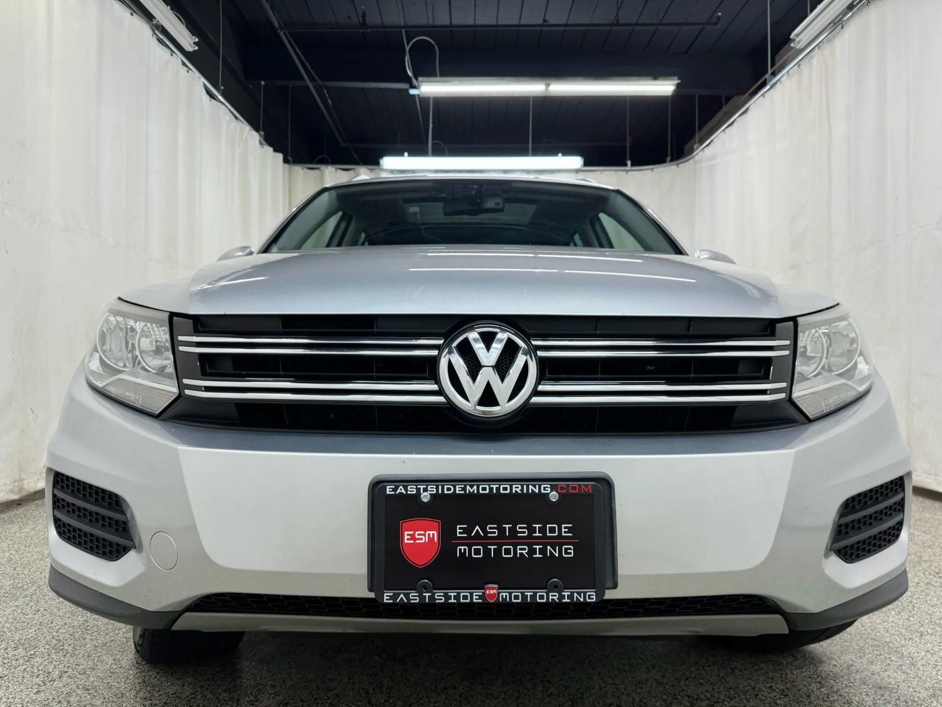 2017 Volkswagen Tiguan Wolfsburg Edition photo 2