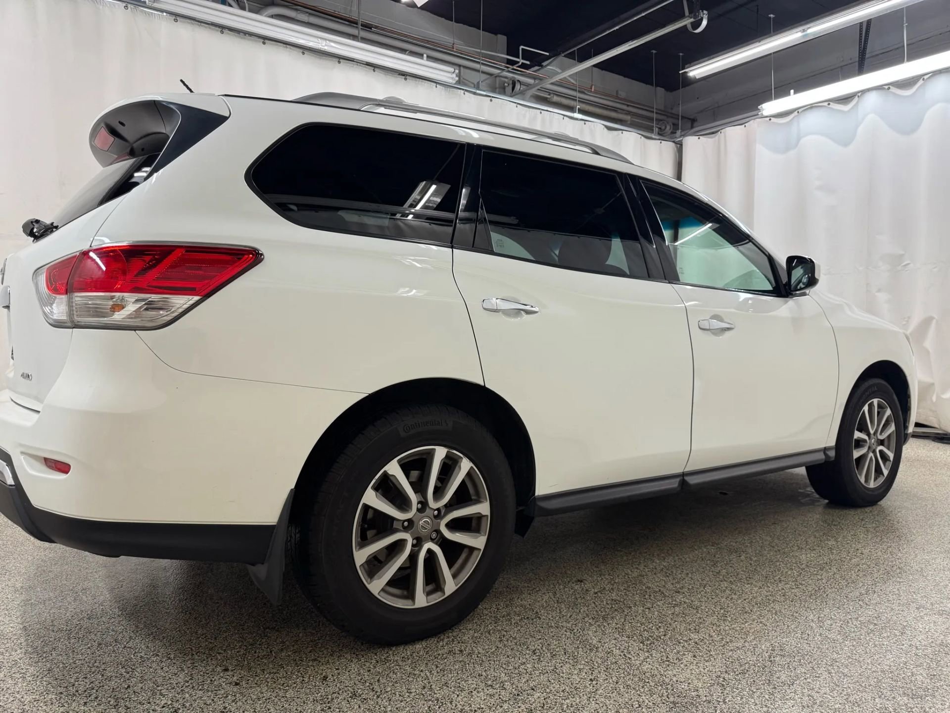 2015 Nissan Pathfinder photo 4