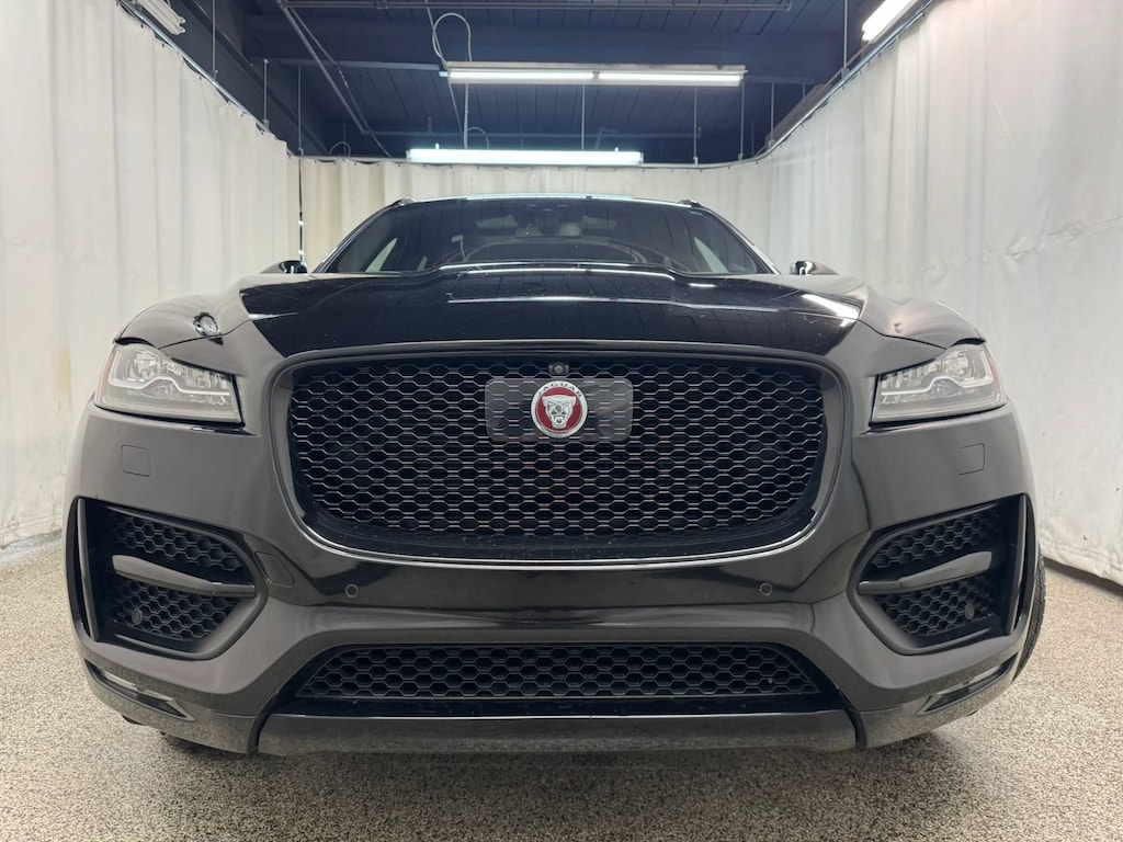 Used 2017 Jaguar F-PACE 35t R-Sport SUV 4D 35t R-Sport AWD