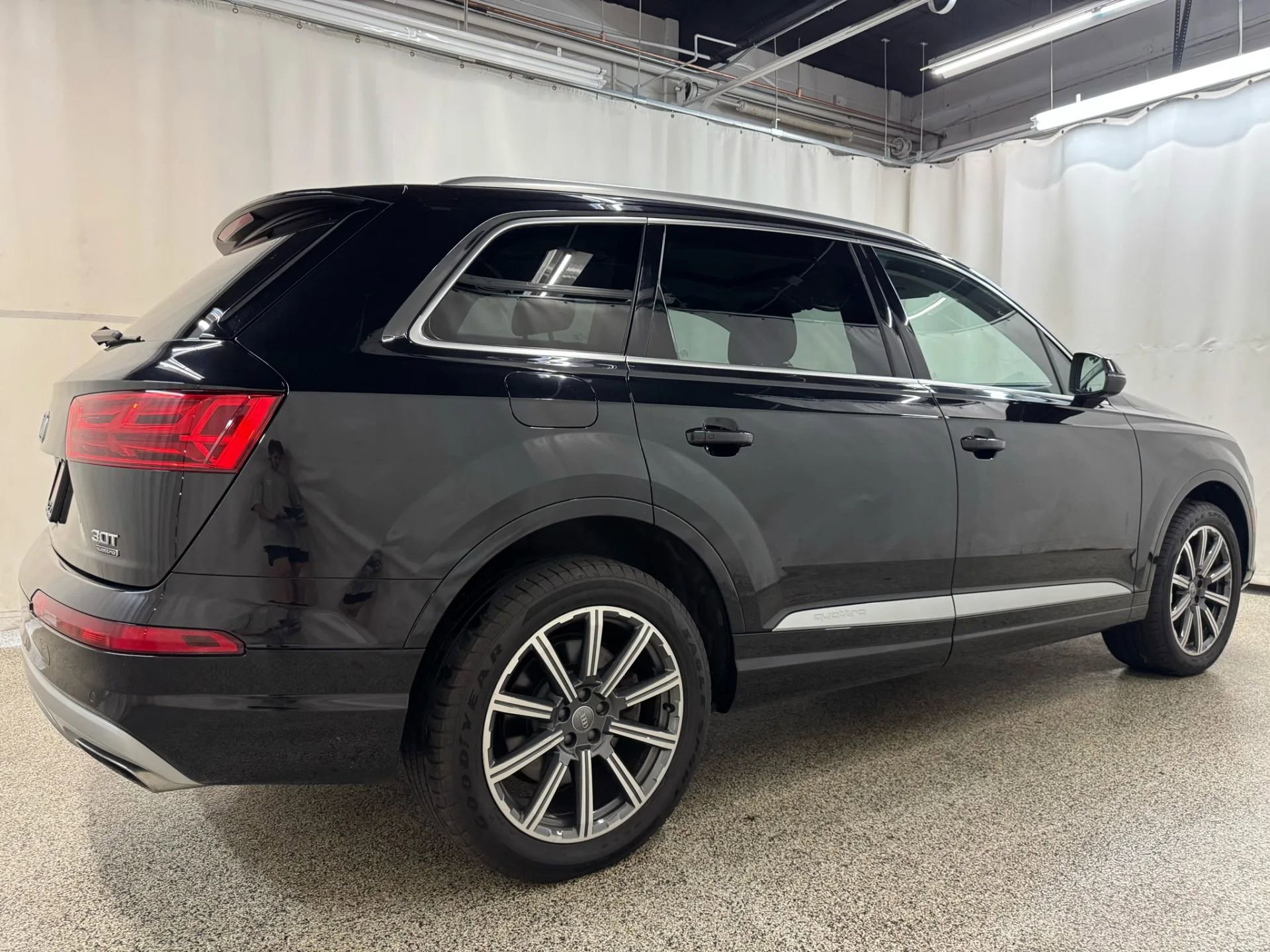 2017 Audi Q7 3.0T Prestige photo 3