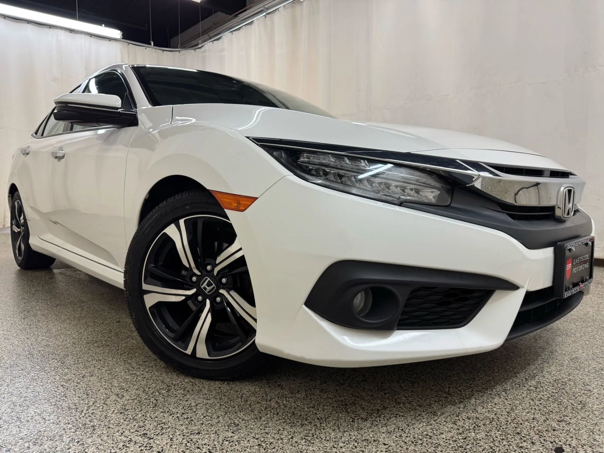2016 Honda Civic Touring photo 3
