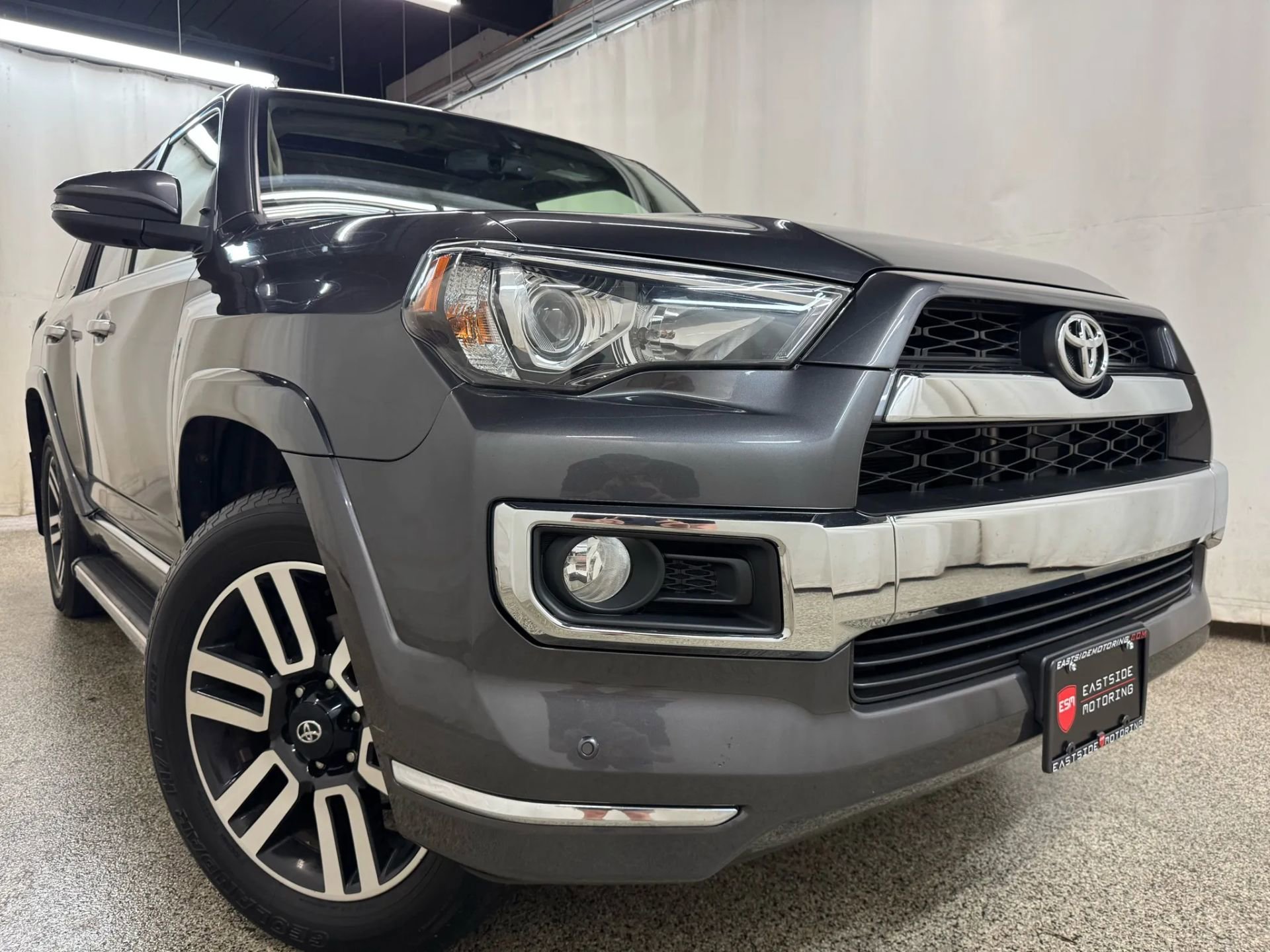 2015 Toyota 4Runner Limited photo 2