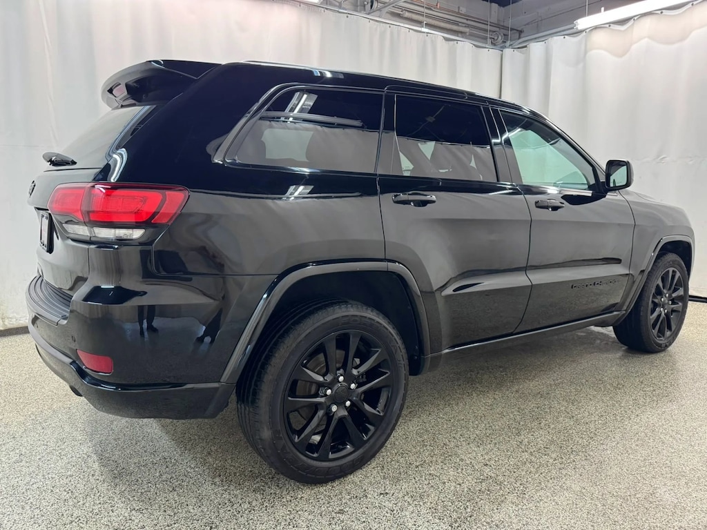 Used 2018 Jeep Grand Cherokee Altitude Sport Utility 4D Altitude 4x4 *Ltd Avail*