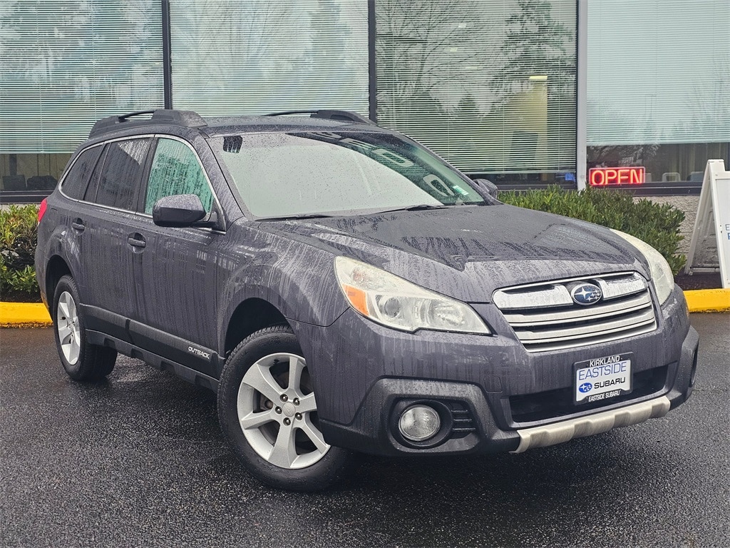 2013 Subaru Outback Premium's photo