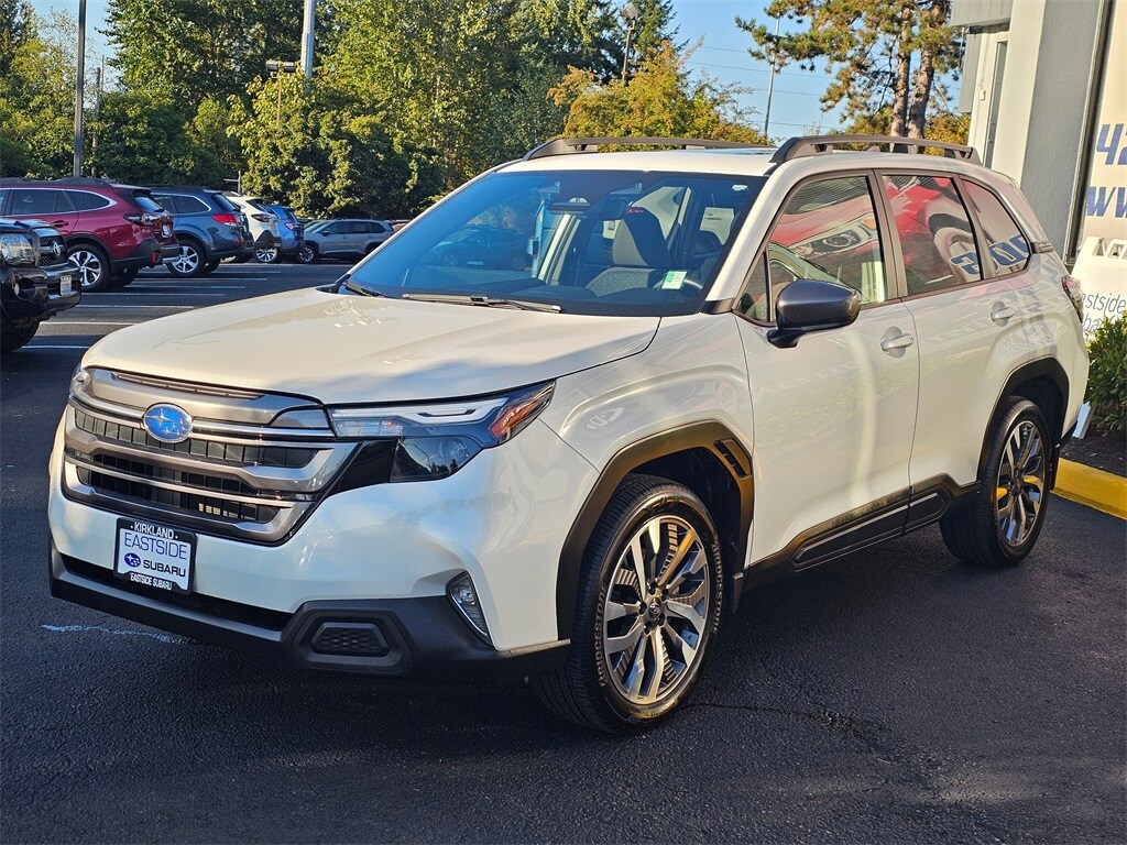 2025 Subaru Forester Premium Base photo 2