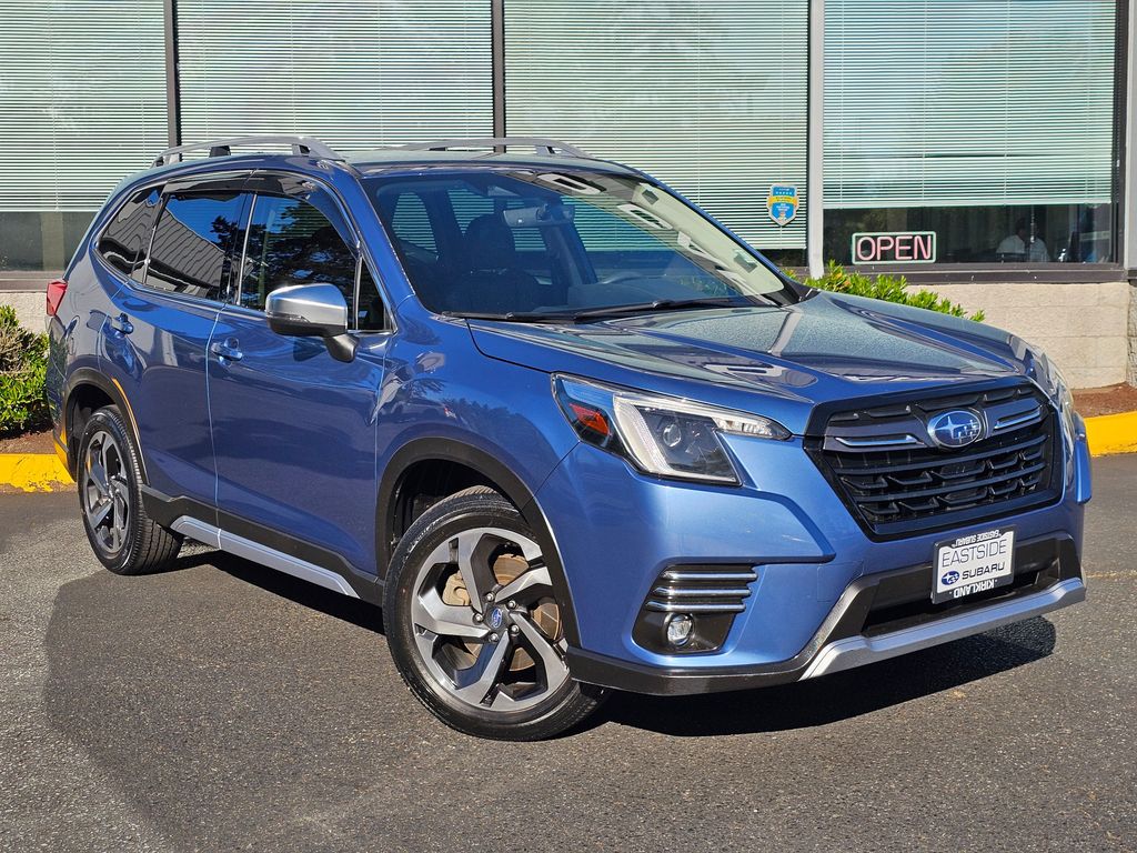 2023 Subaru Forester Touring's photo