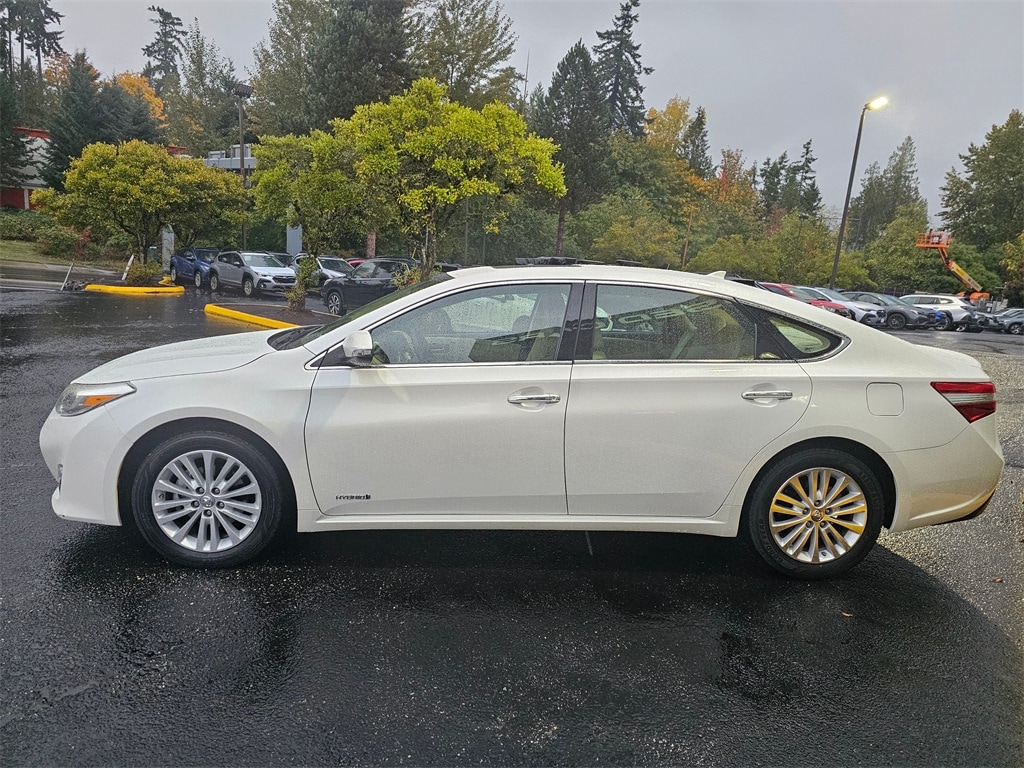 Used 2015 Toyota Avalon Hybrid Limited Sedan