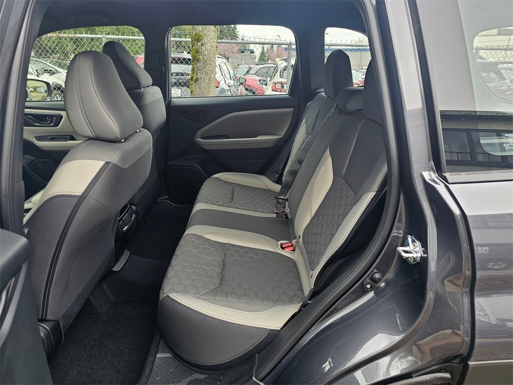 2025 Subaru Forester Base photo 4