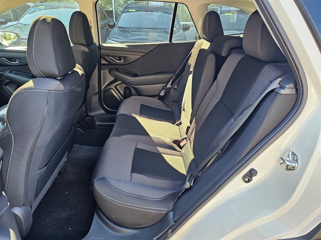 2025 Subaru Outback Premium photo 3