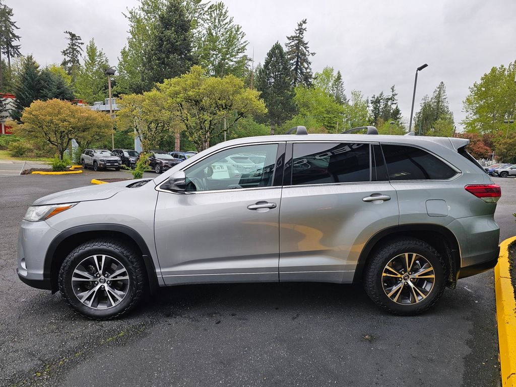 Used 2017 Toyota Highlander LE Plus SUV