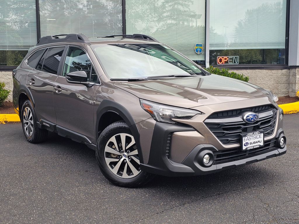 2024 Subaru Outback Premium's photo