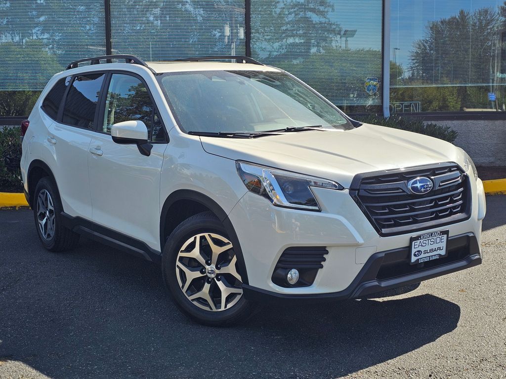 2023 Subaru Forester Premium's photo
