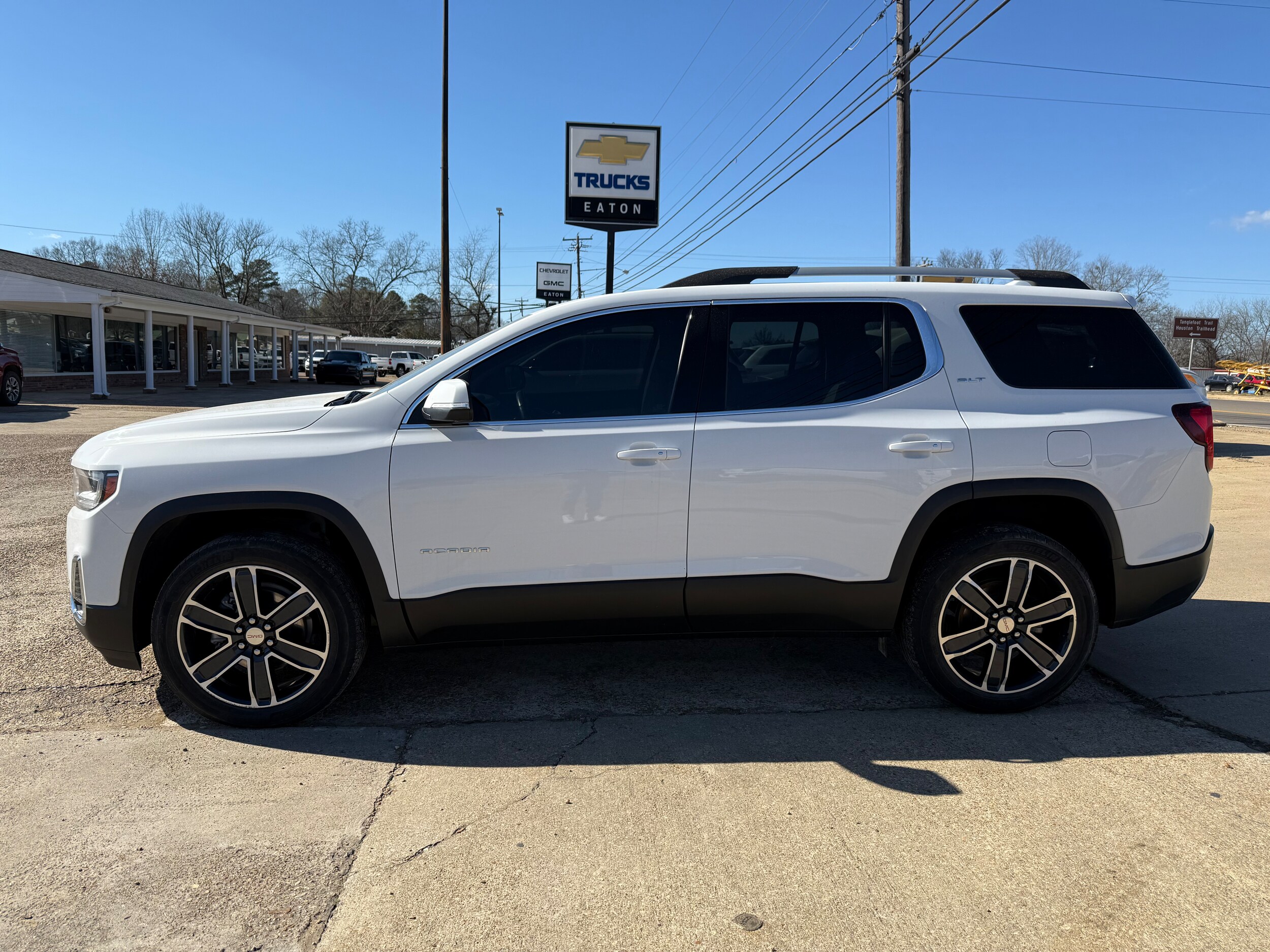 Used 2022 GMC Acadia SLT with VIN 1GKKNML49NZ166895 for sale in Houston, MS