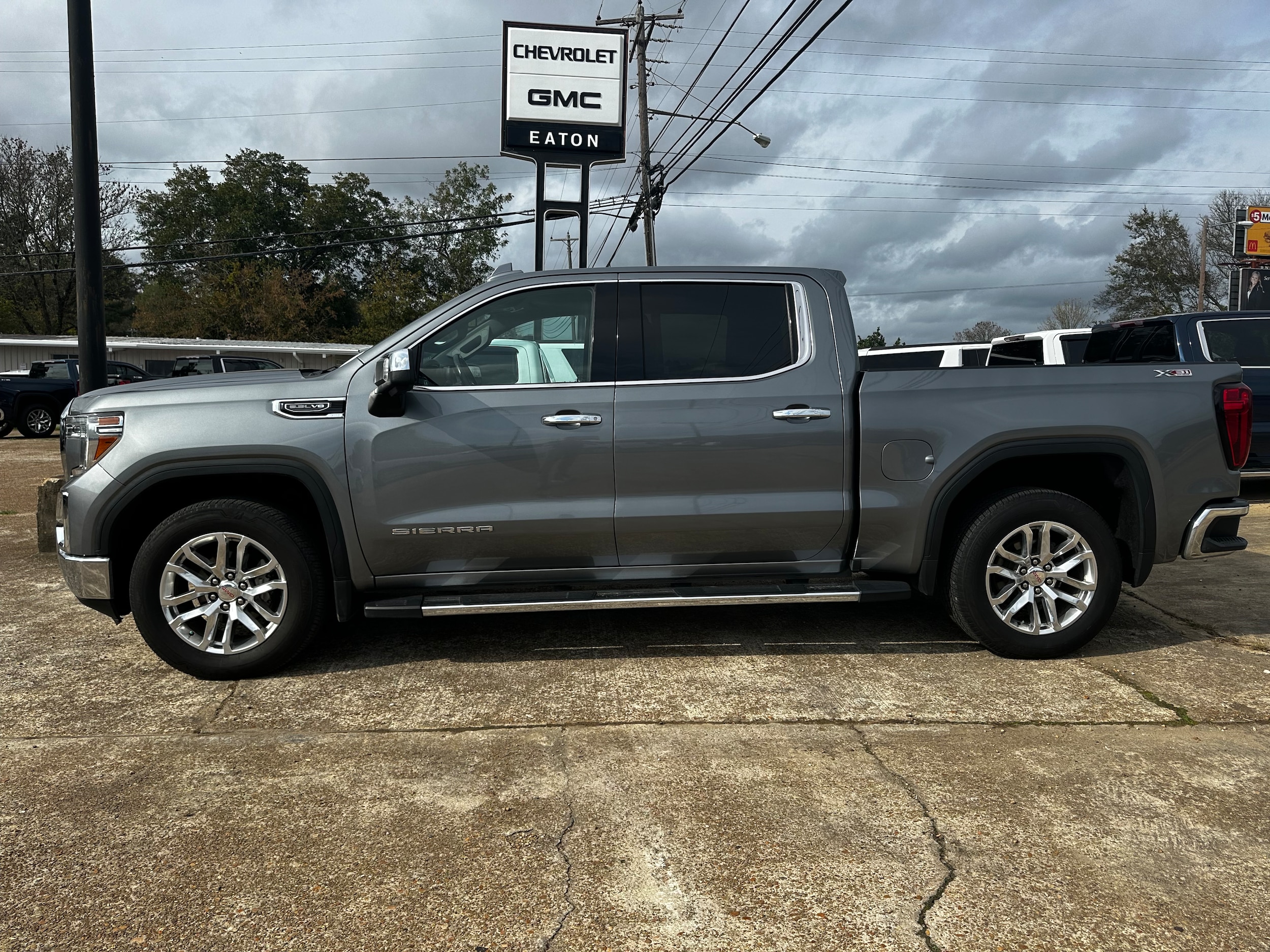 Used 2020 GMC Sierra 1500 SLT with VIN 3GTU9DEL5LG351942 for sale in Houston, MS