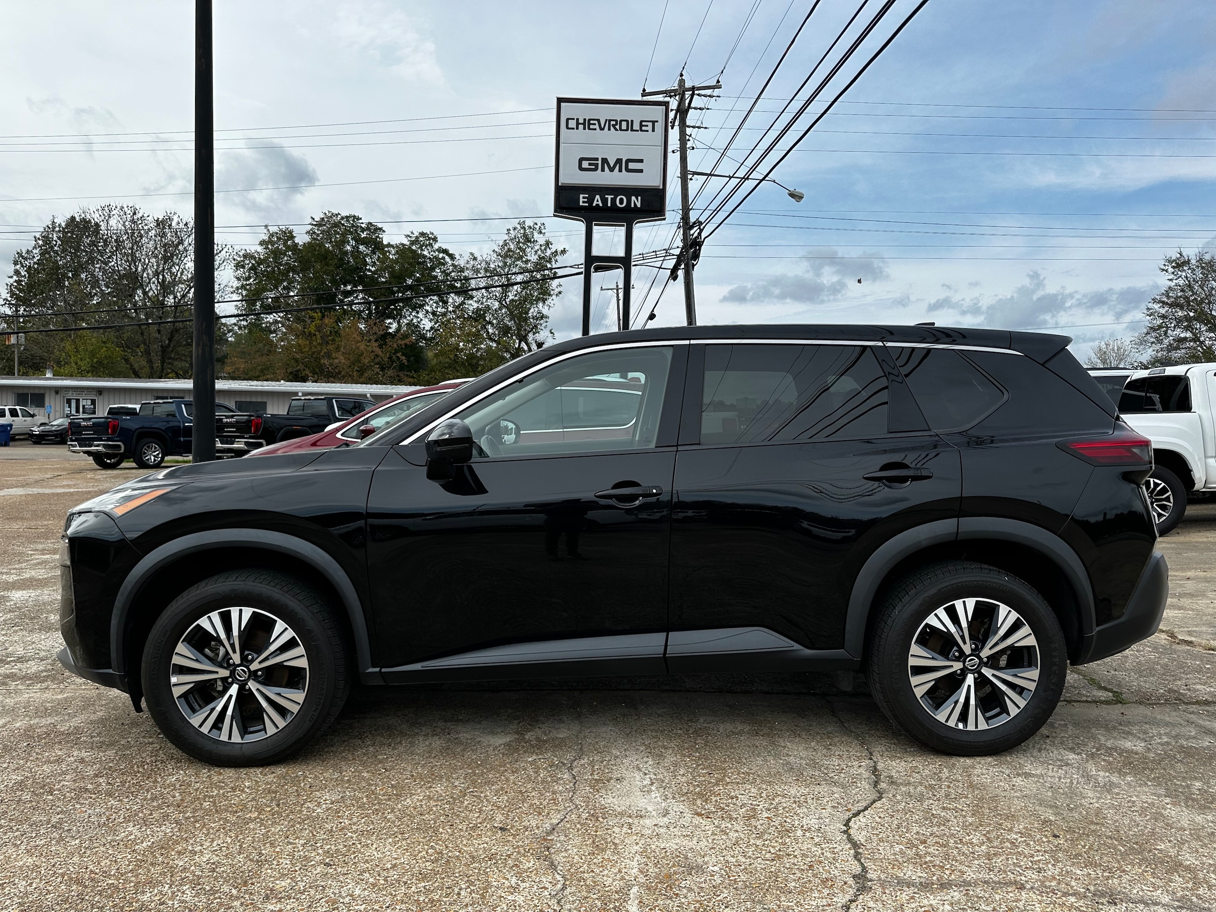 Used 2021 Nissan Rogue SV with VIN 5N1AT3BB2MC742170 for sale in Houston, MS