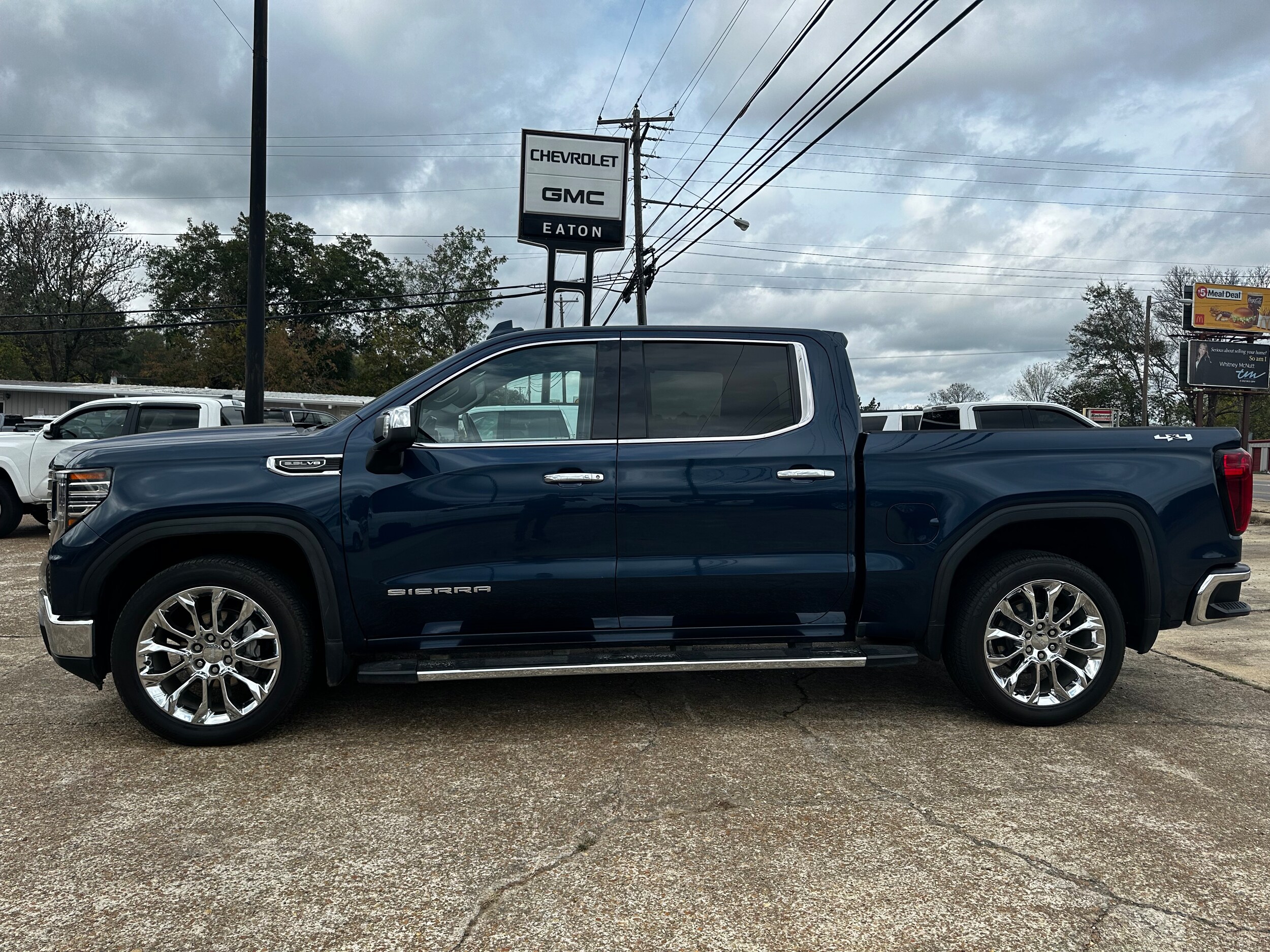 Used 2023 GMC Sierra 1500 SLT with VIN 3GTUUDED7PG171939 for sale in Houston, MS