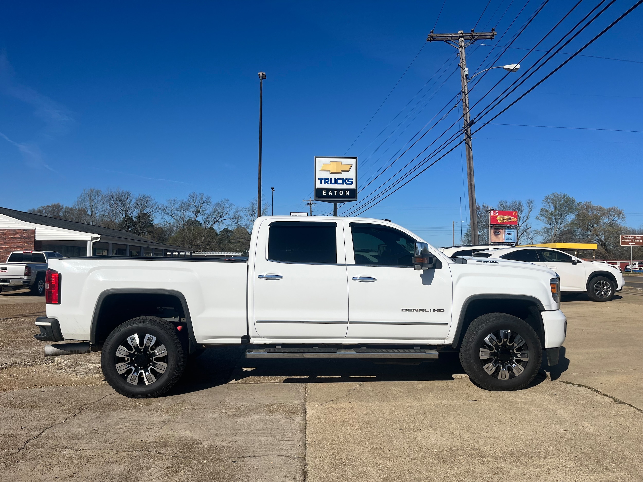 2017 GMC Sierra 2500HD Denali Crew Cab SB 4WD
