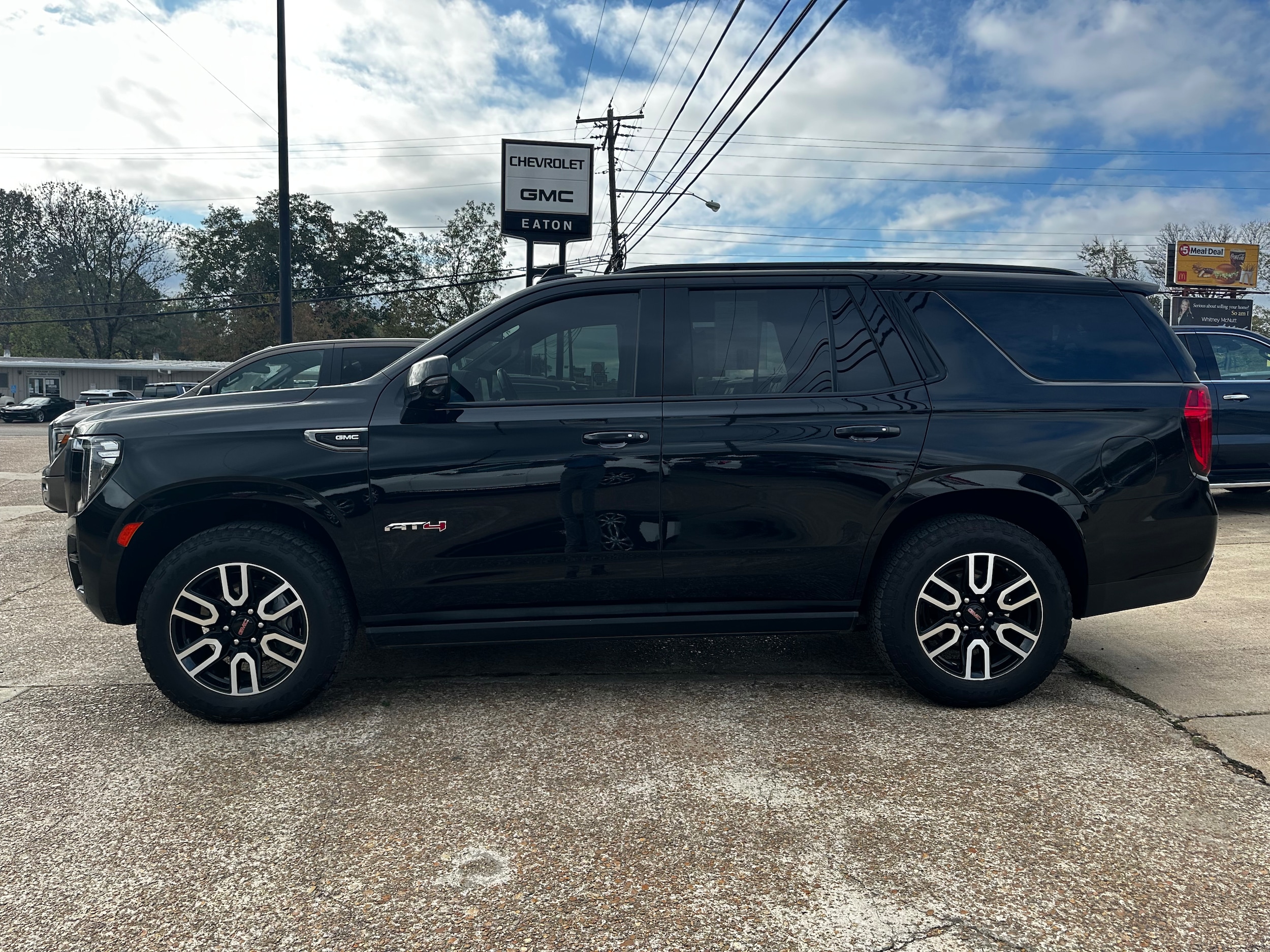 Used 2021 GMC Yukon AT4 with VIN 1GKS2CKD9MR173882 for sale in Houston, MS