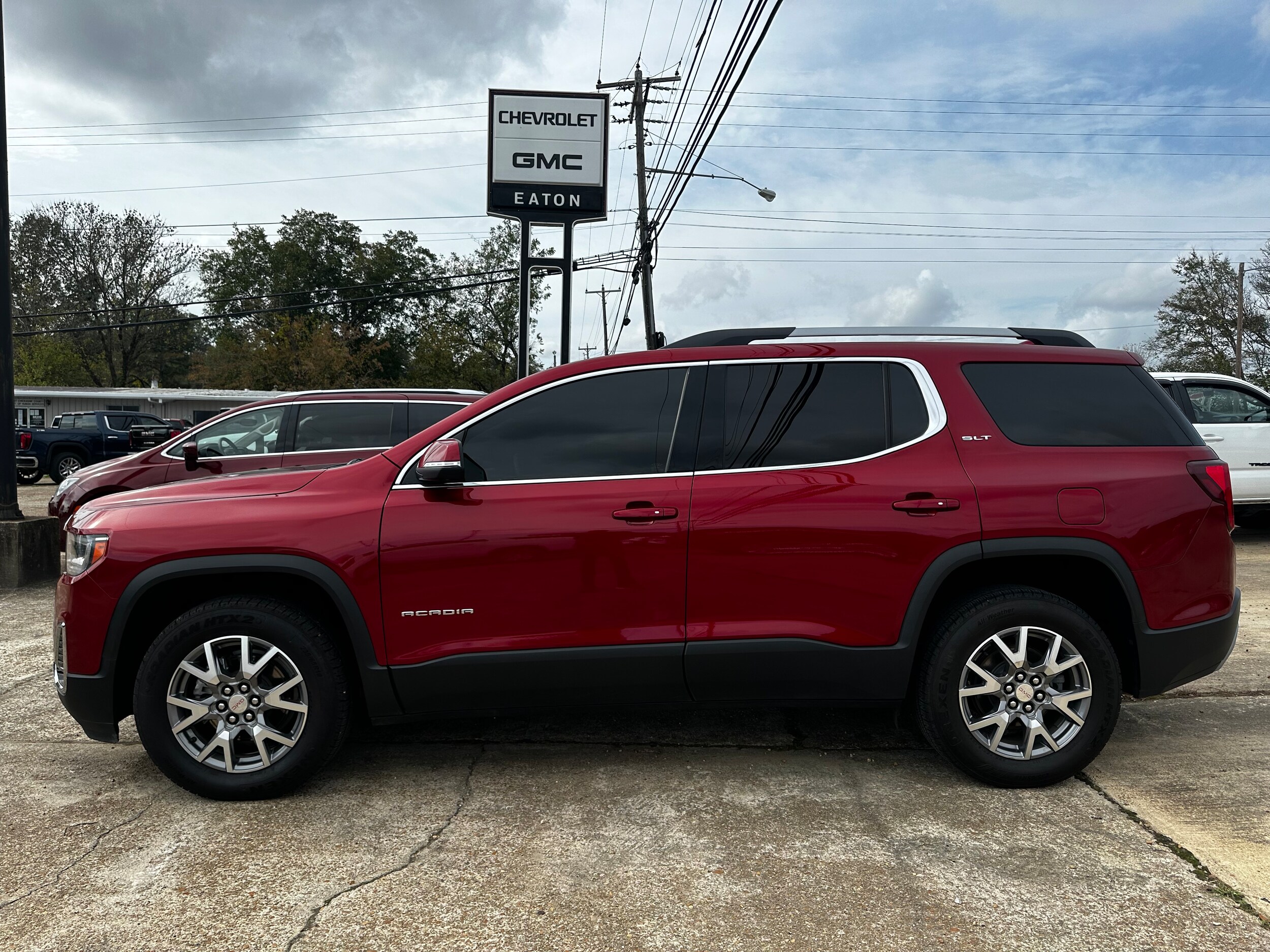 Used 2021 GMC Acadia SLT with VIN 1GKKNML46MZ198427 for sale in Houston, MS