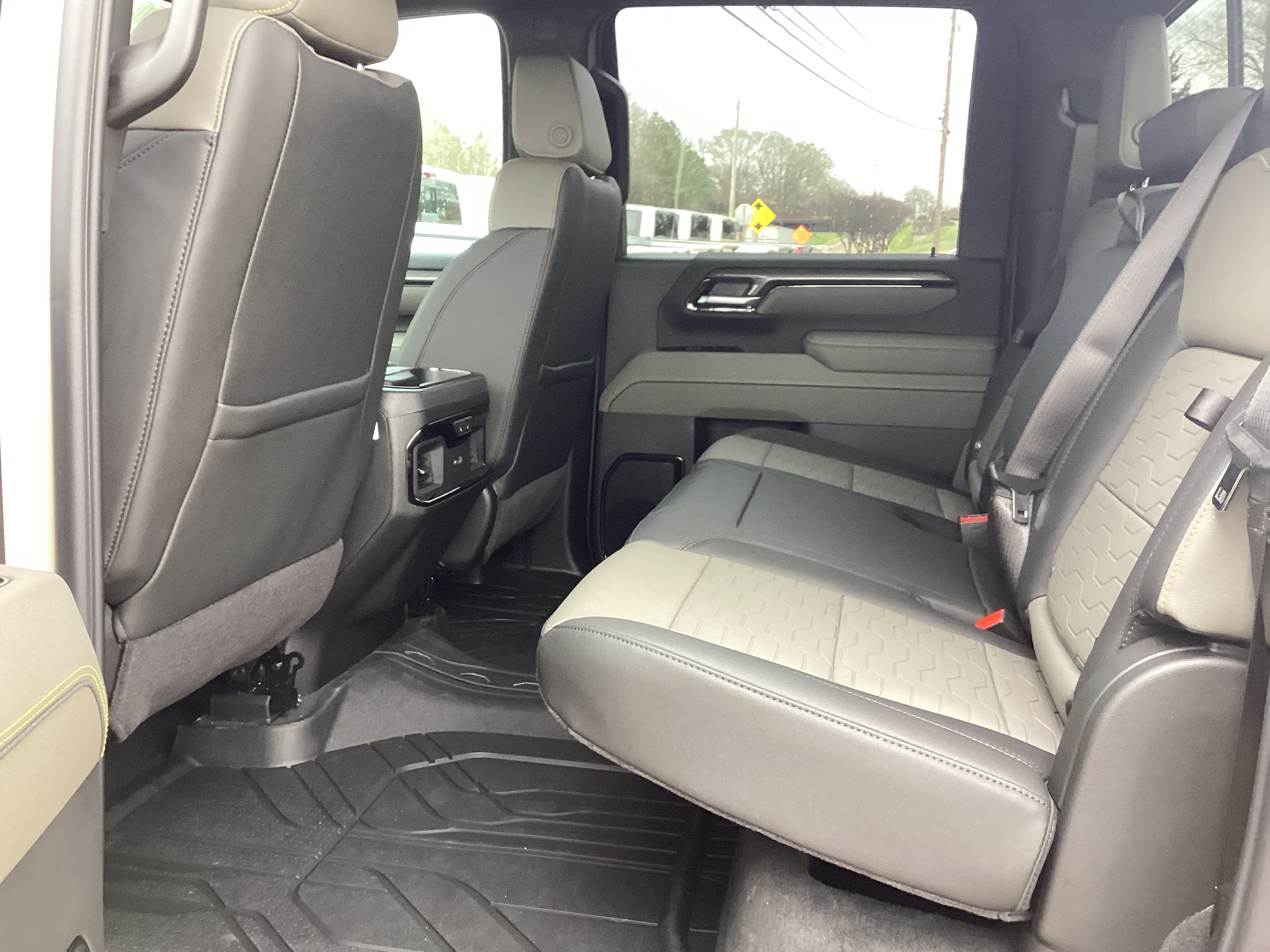 2026 Chevrolet Silverado 2500 HD ZR2 - Photo 7