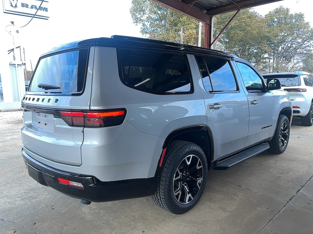 New 2025 Jeep Wagoneer OVERLAND 4X4 Sport Utility