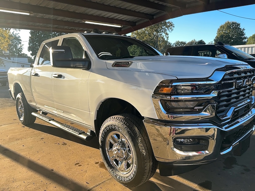 New 2026 Ram 2500 TRADESMAN CREW CAB 4X4 6'4 BOX Pickup