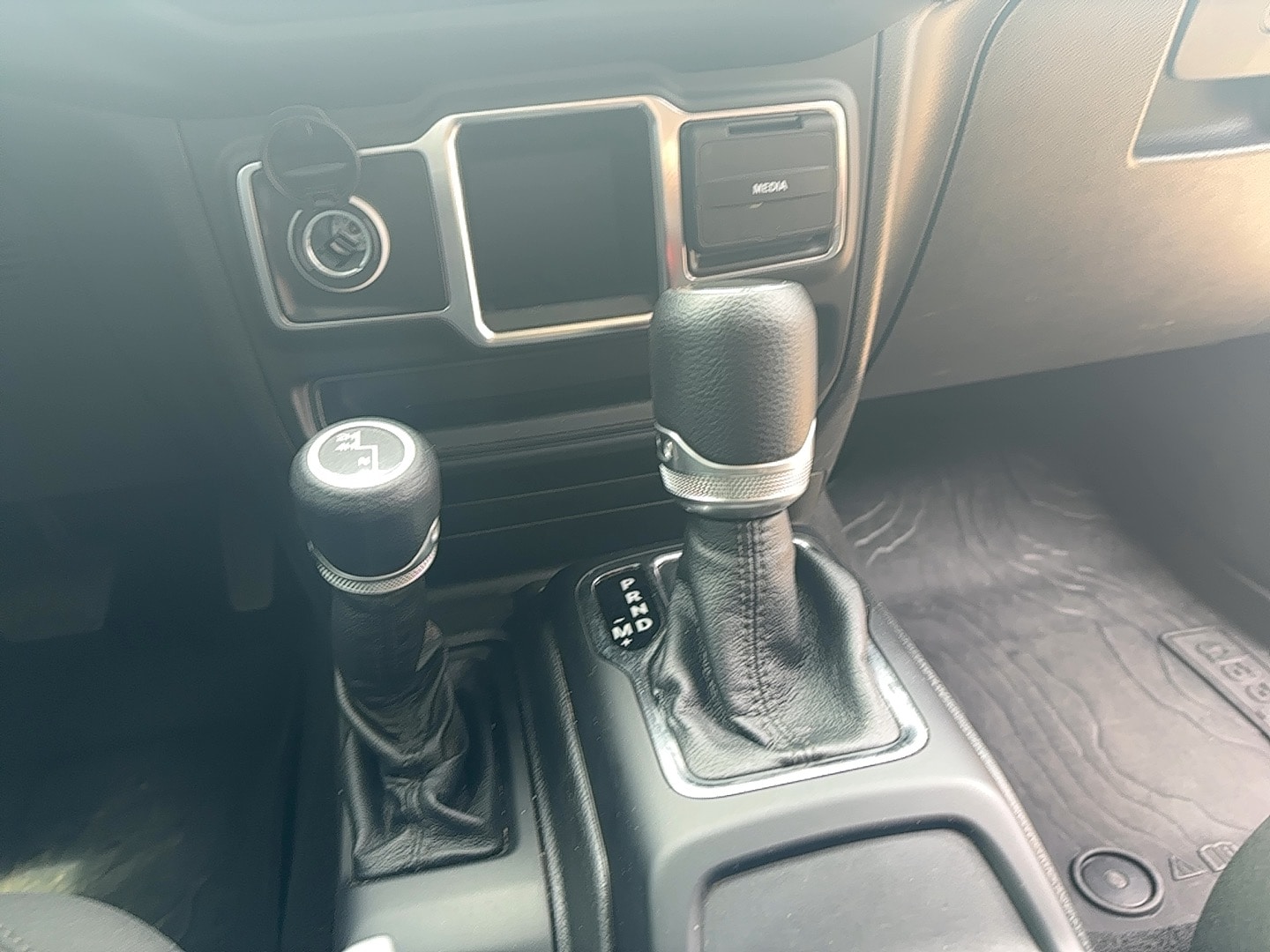 2021 Jeep Gladiator WILLYS SPORT - Photo 15