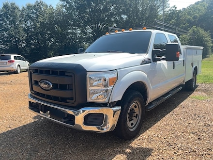 2015 Ford Super Duty F-350 SRW Crew Cab Chassis-Cab