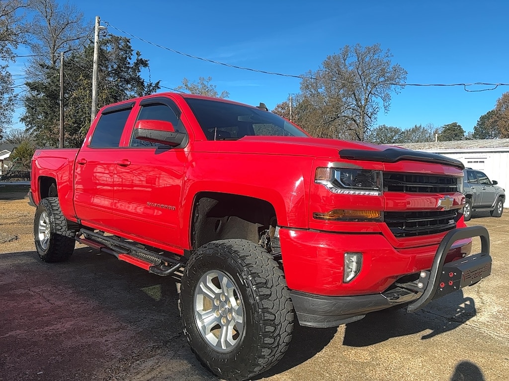 Used 2018 Chevrolet Silverado 1500 LT Crew Cab Pickup