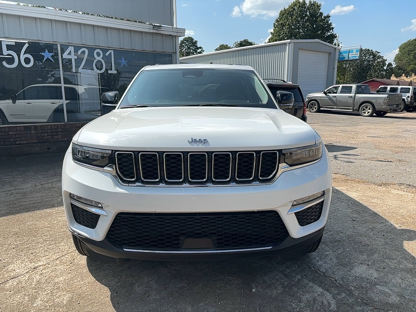 Used 2023 Jeep Grand Cherokee Limited with VIN 1C4RJGBG8PC513089 for sale in Houston, MS