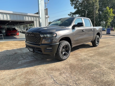 2026 Ram 1500 WARLOCK CREW CAB 4X4 5'7 BOX Pickup