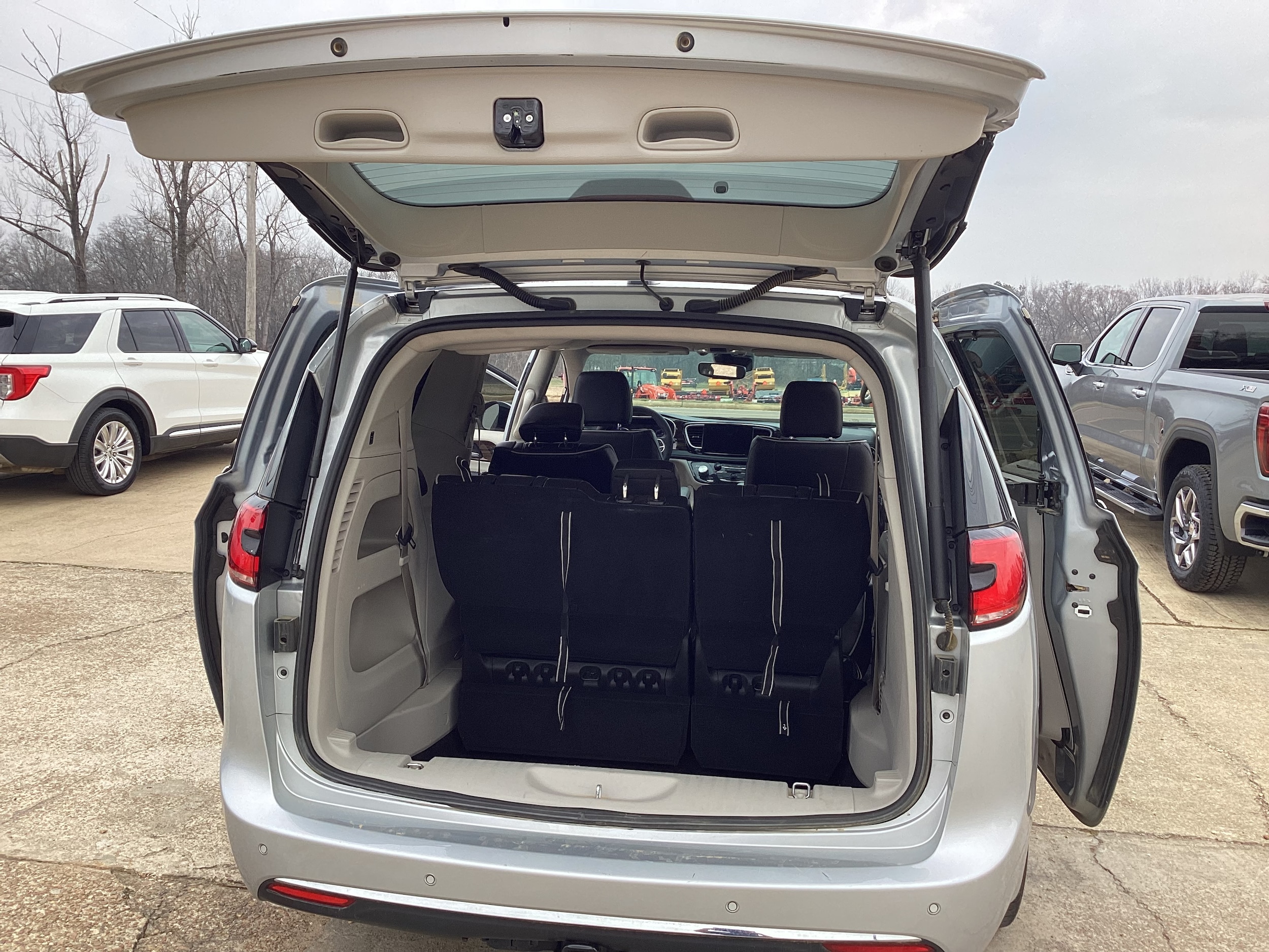 2023 Chrysler Pacifica Limited - Photo 6