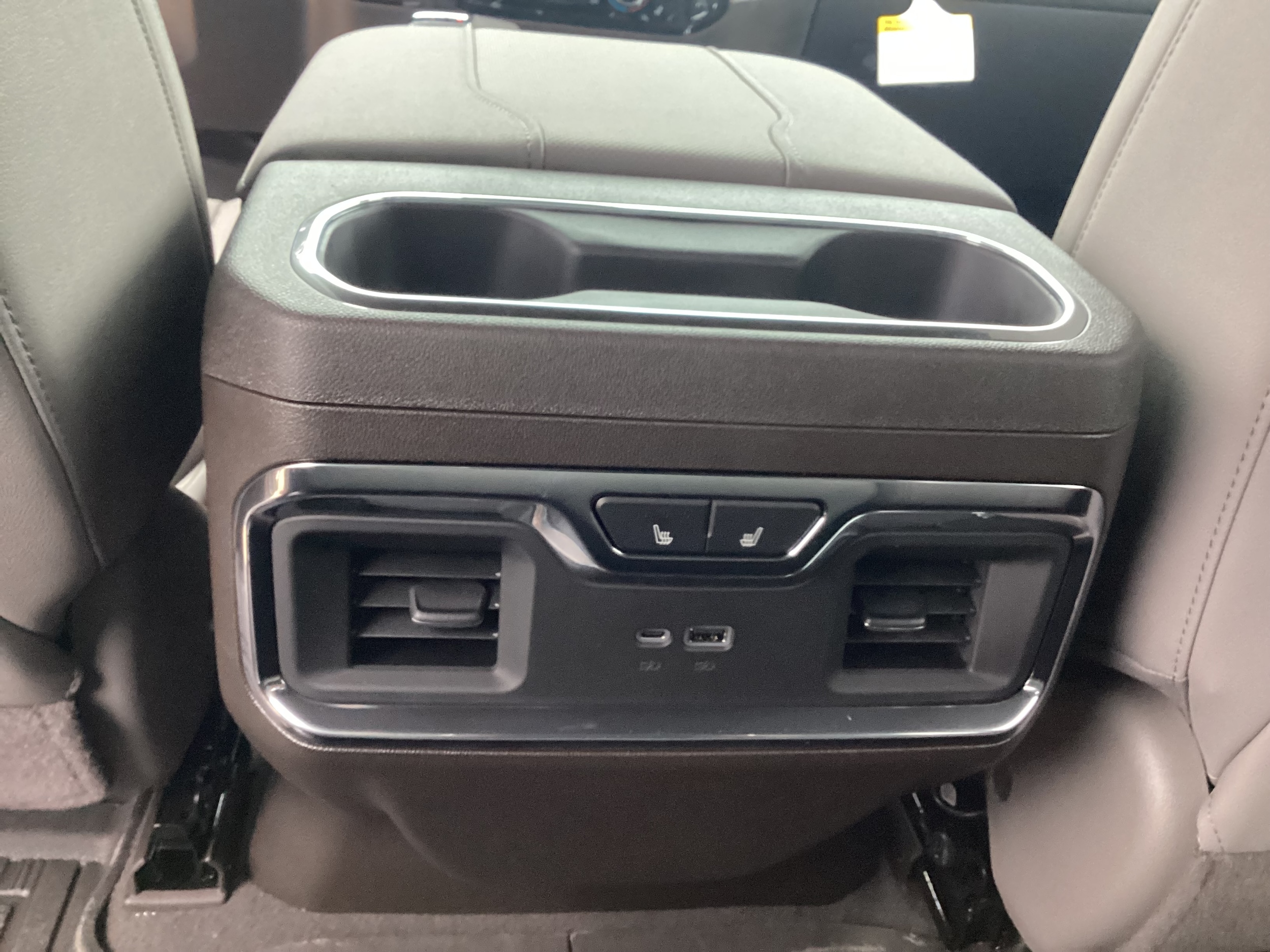 2026 GMC Sierra 1500 SLT - Photo 6