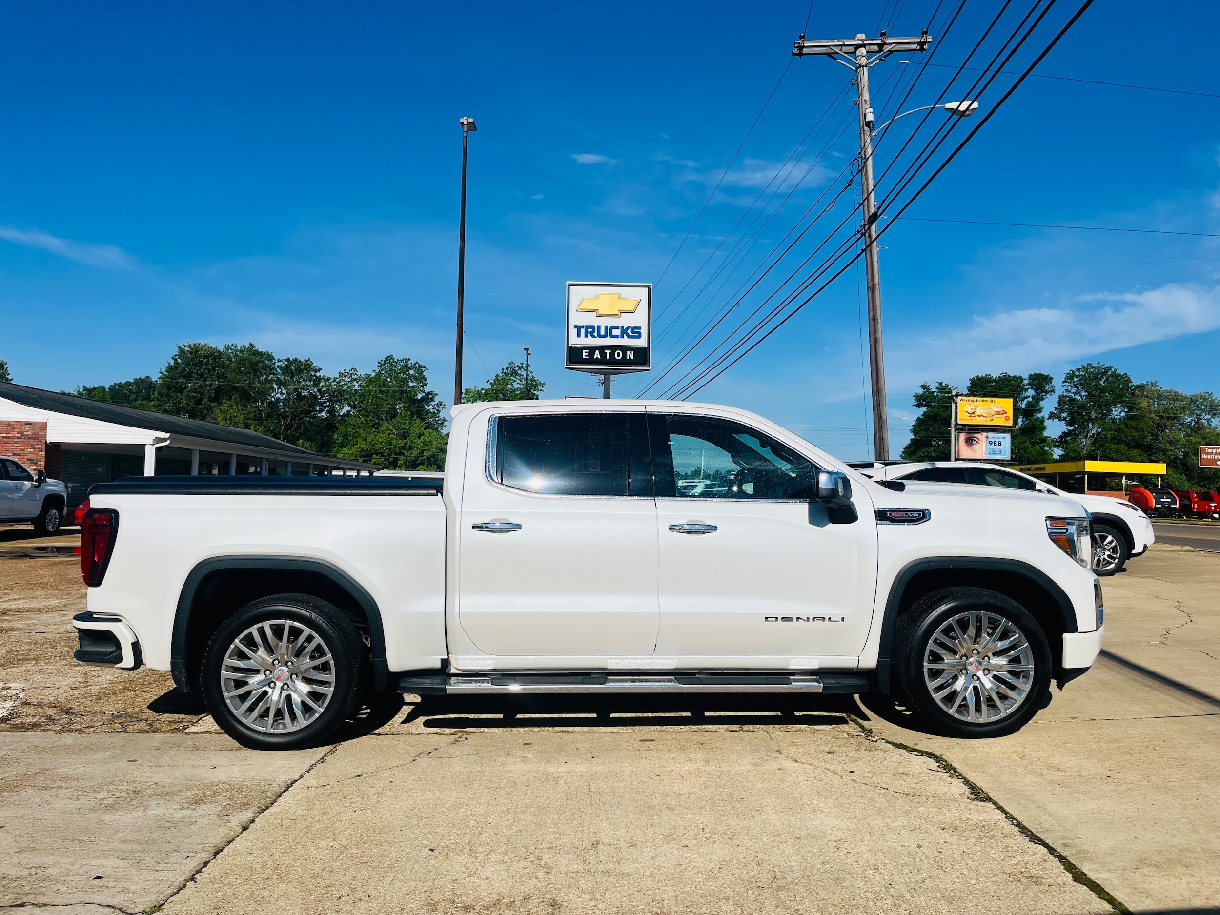 2021 GMC Sierra 4WD Crew Cab Short Box Denali's photo