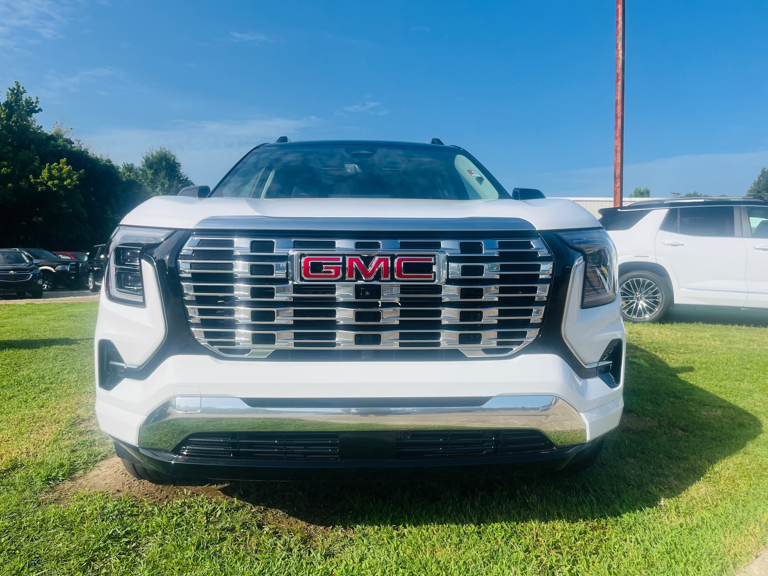 2027 GMC Terrain Denali - Photo 2