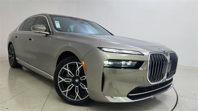 2025 BMW i7 50's photo